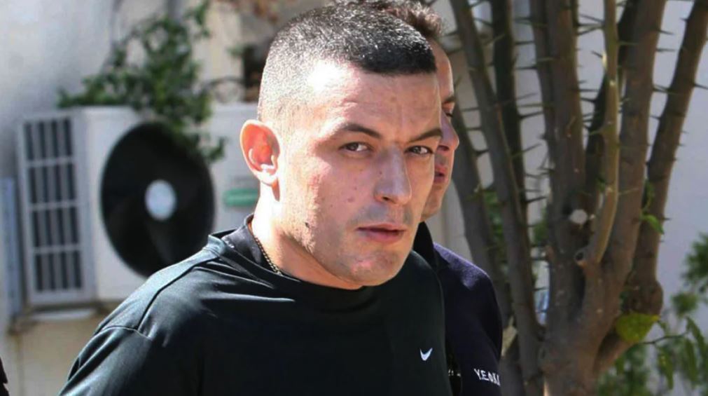 Arratisja e Alket Rizait  Dyshime se është larguar drejt Shqipërisë ose Kosovës  dëshmia e re  Përdori megafon policie