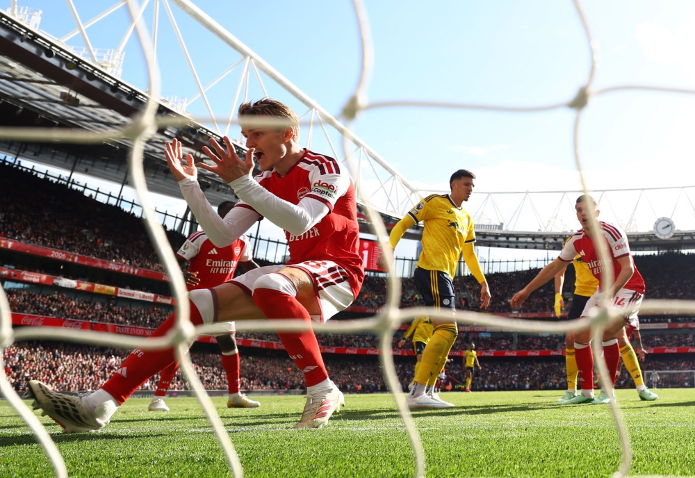 Arsenali mund Leeds dhe shkruan historinë  6 lojtarë anglezë në fushë mungonin që nga viti 1999