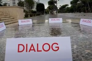 Protesta/ Rama fton sërish studentët në