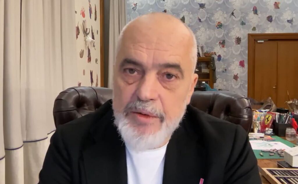 Kërkesat për dorëheqje  Rama  S është çështja e pushtetit tim  por e negociatave me BE  Kush do të më flasë pa maska  më ka këtu