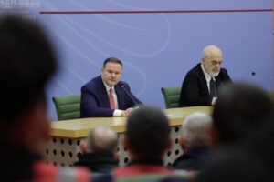e drejtë demokratike,