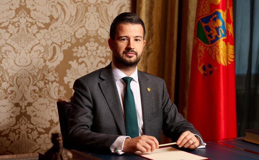 TË MBËSHTESIN NDRYSHIMET