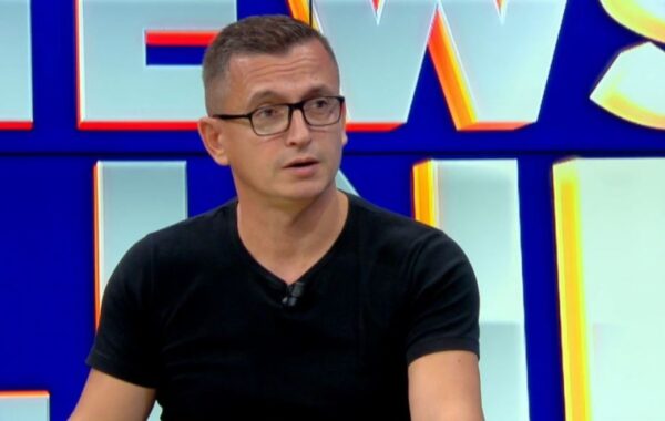 në funksion të luftës politike
