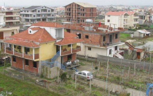 ndërtimeve pa leje që nuk