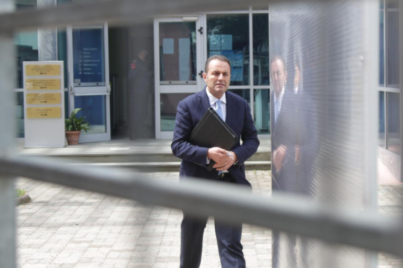 I dënuar me 2 vjet burg për fshehje pasurie  ish kryeprokurori Adriatik Llalla kërkon pushimin e çështjes në GJKKO