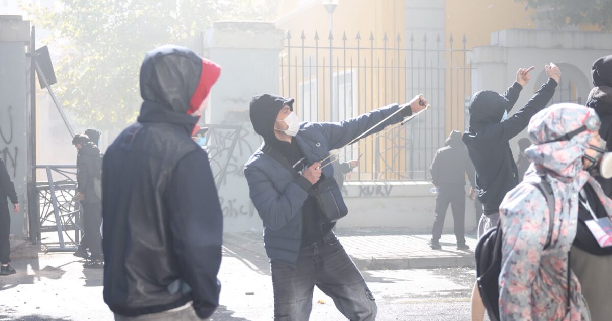Tirana në kaos! Deputetët sot në