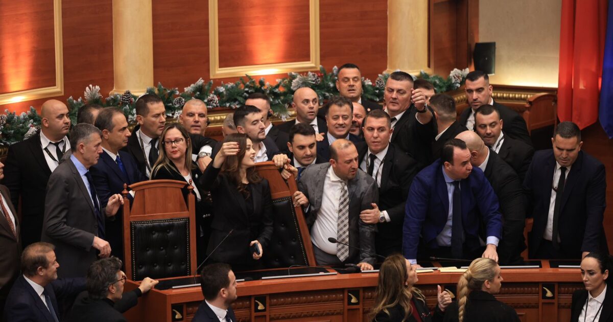 PD kërkon