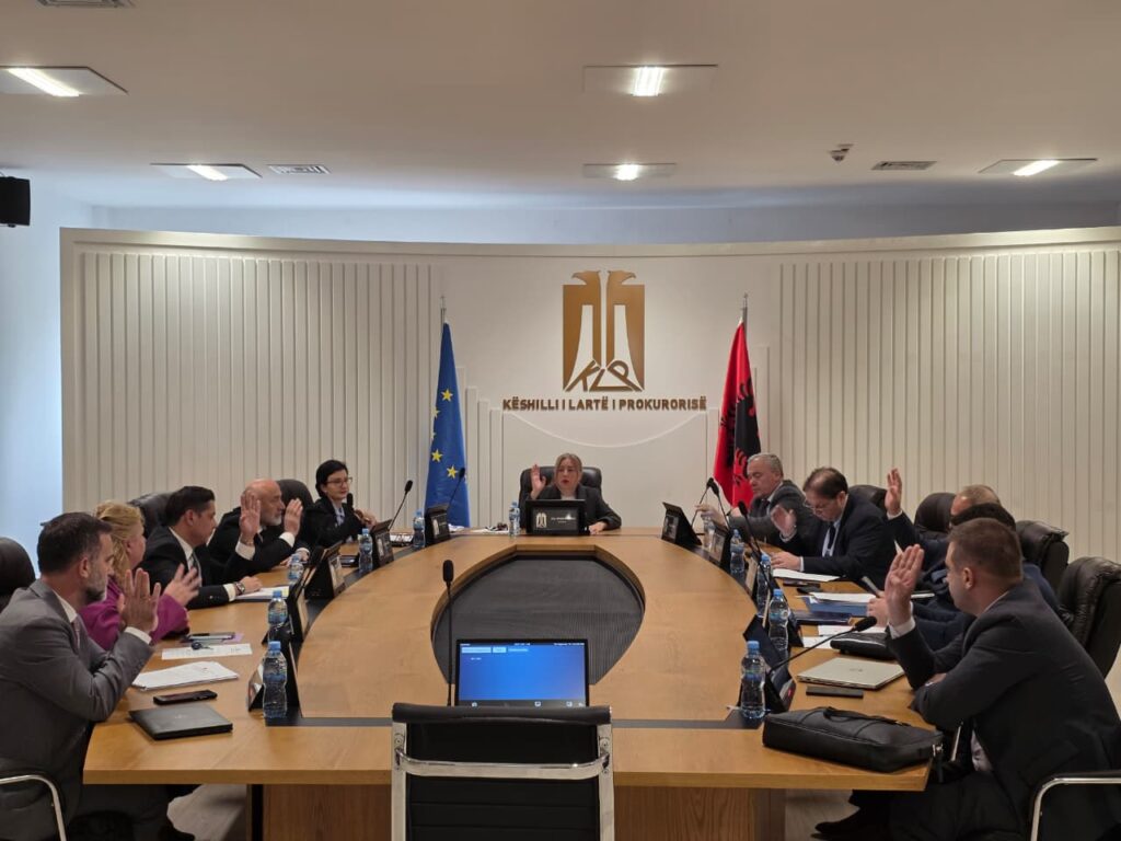 KLP ende në ngërç për Kryeprokurorin  Rrëzohet me 6 vota kërkesa e Pjetërnikajt për largimin e anëtarit Vat Staka 