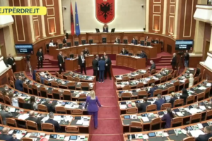 Bardhi: Kush ua jep të