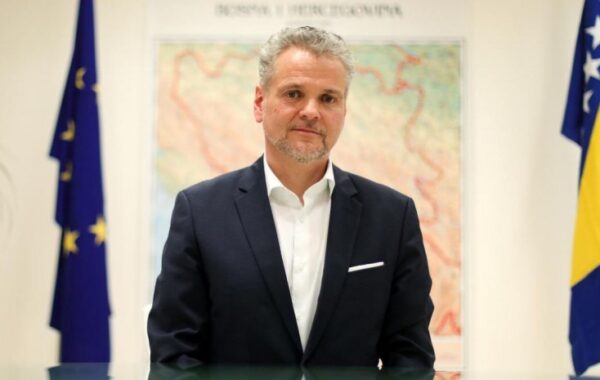 DEPUTETËT TREGUAN PËRGJEGJËSI DHE GATISHMËRI