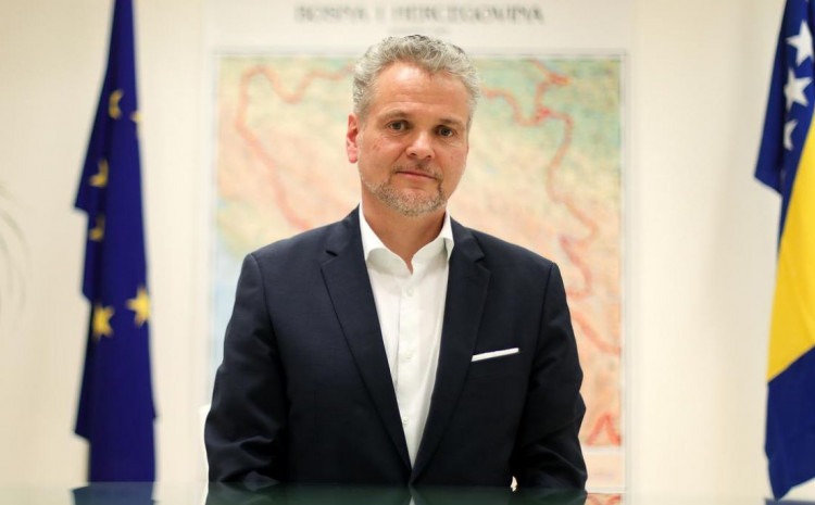 DEPUTETËT TREGUAN PËRGJEGJËSI DHE GATISHMËRI