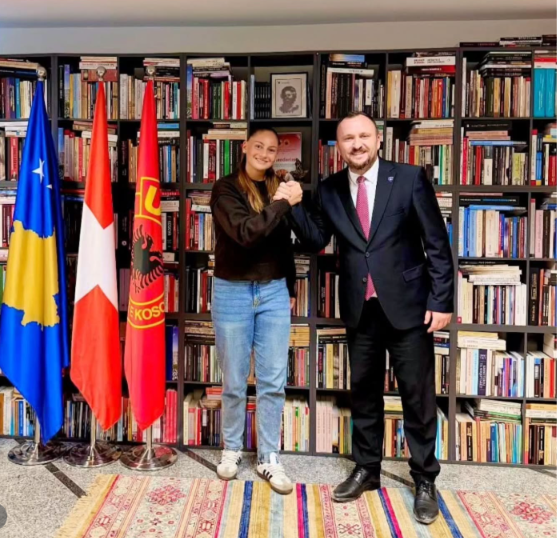 Lea Kramoviku zgjedh Kosovën, do ta