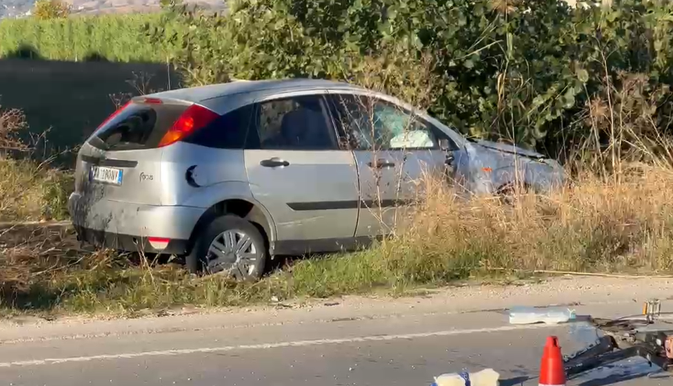 E rëndë në Korçë! Polici përplas