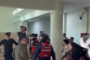 “Po pengohej zhvillimii procesit mësimor”, Policia