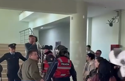 “Po pengohej zhvillimii procesit mësimor”, Policia