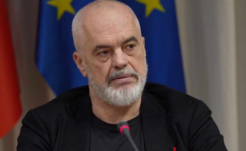 Rama  Do të nisim konsultimet me prindërit dhe mësuesit për kufizimin e rrjeteve sociale për të miturit