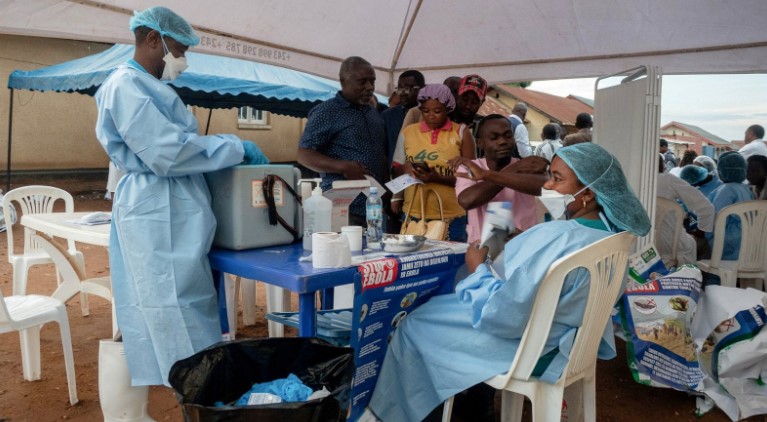 Epidemia e Ebolës në Kongo kalon 10 000 raste  vijojnë trajtimet e të infektuarve