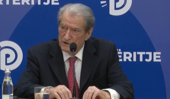 Berisha  Ne studentët nuk i lëshojmë  do i mbështesim ata me të gjitha format dhe mundësitë 