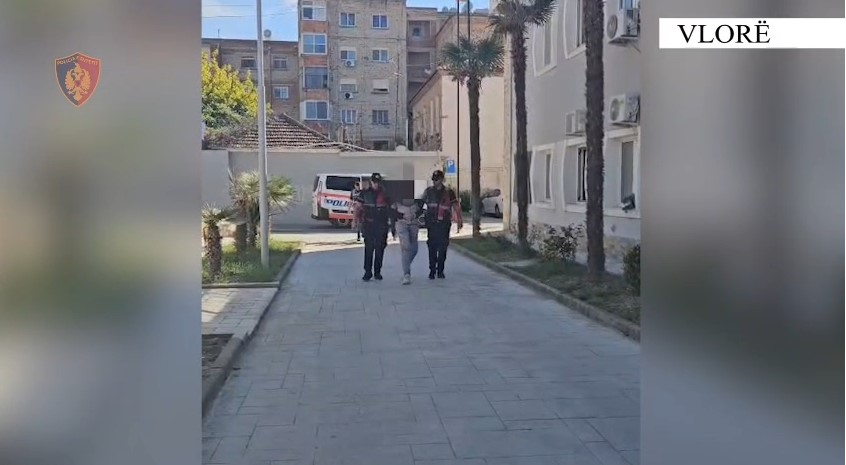 Tentonte të shiste kokainë dhe kanabis pranë një shkolle në Vlorë  arrestohet 17 vjeçari