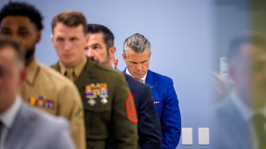 Hegseth shkarkon kreun e planifikimit ushtarak të Pentagonit mes kërcënimeve për një sulm të ri ndaj Iranit