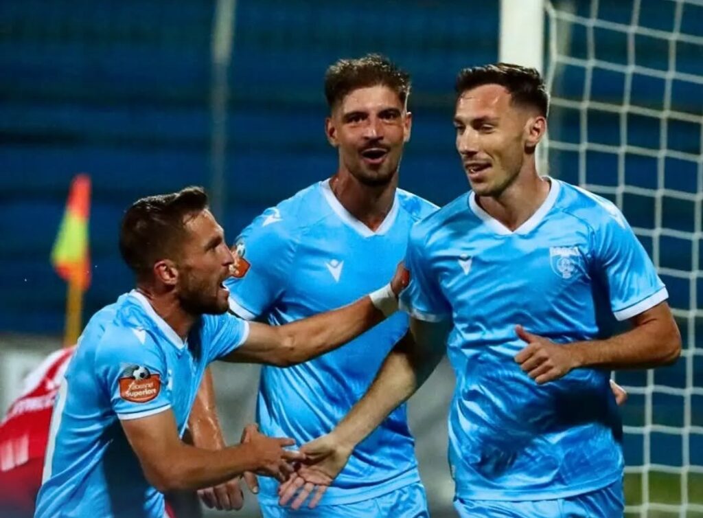 Teuta nuk ndalet   fundos  Skënderbeun