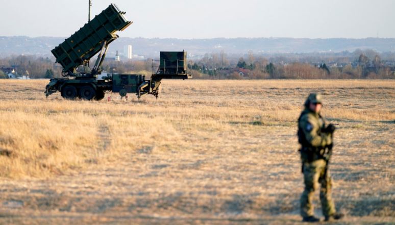 Trump  ngrin  Patriotët për Ukrainën  Çfarë fshihet pas këtij vendimi dhe cili është reagimi i Zelenskyt 