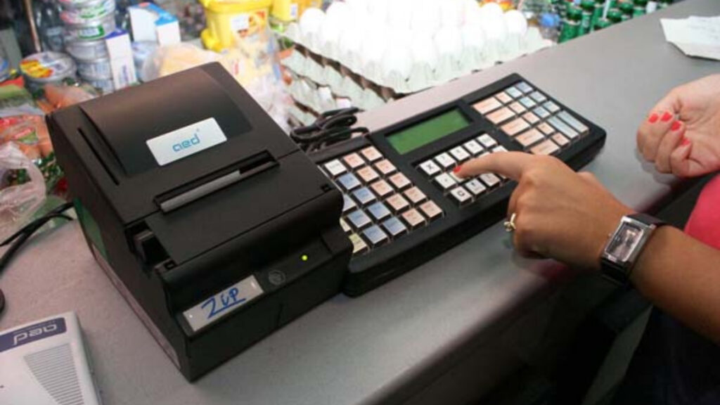 Prodhuesit shqiptarë kundërshtojnë paketën fiskale 2027  Rritja e taksave rrezikon investimet dhe konkurrueshmërinë