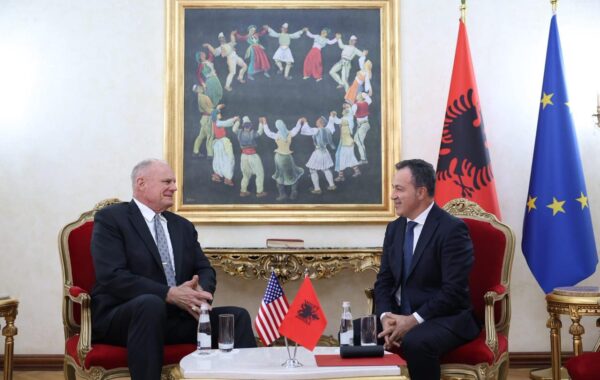 Peleshi pret në Kuvend ambasadorin Wendt:
