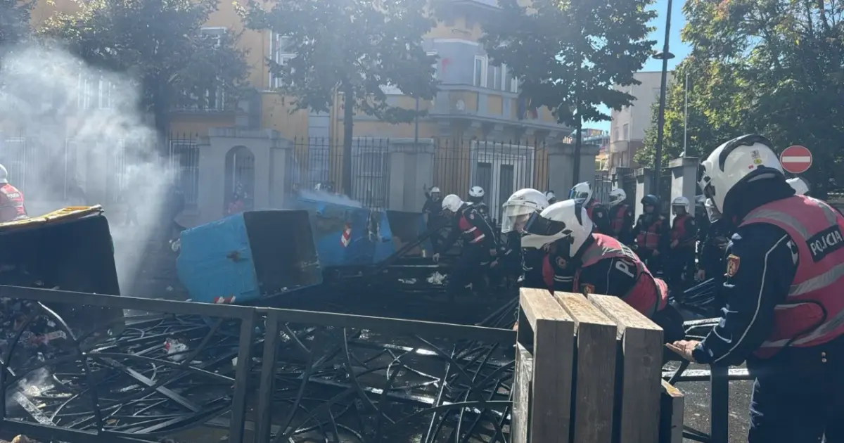nga personat e maskuar