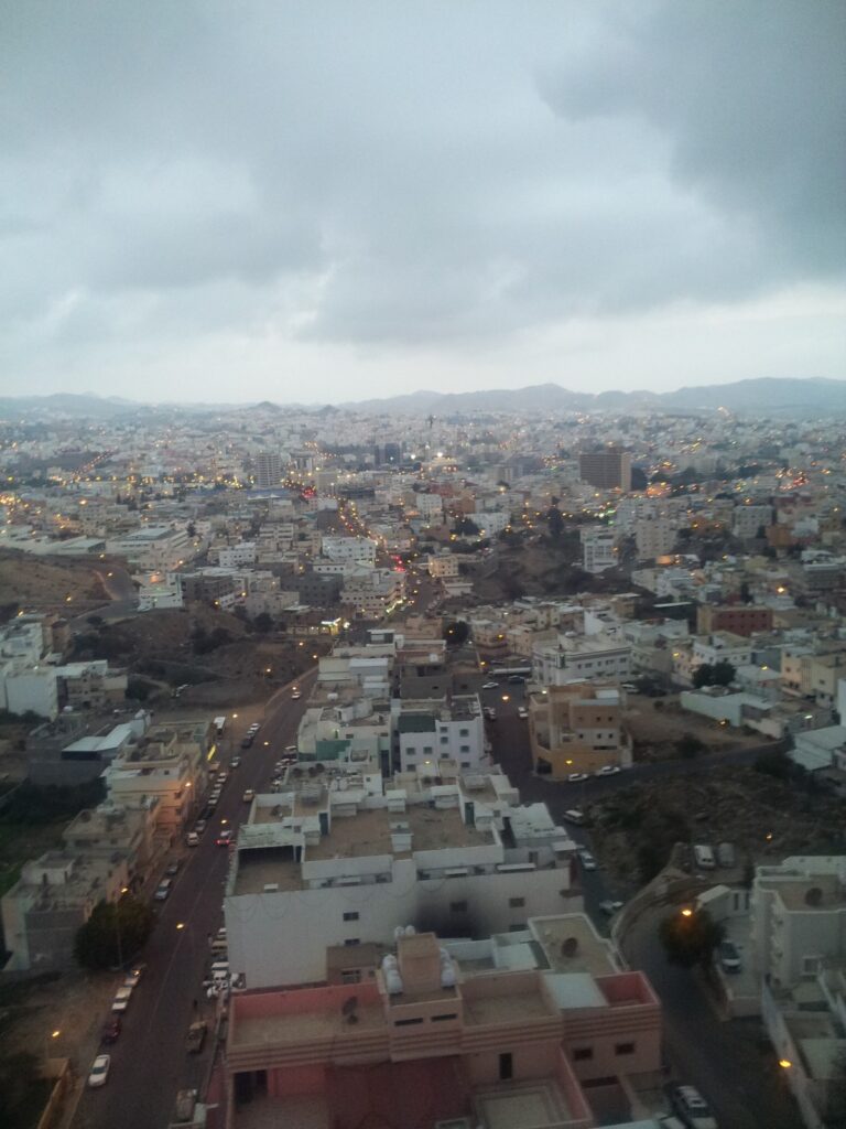Mbrojtja ajrore saudite rrëzon dy dronë  një në Provincën Lindore dhe një pranë Abha s në rajonin Asir