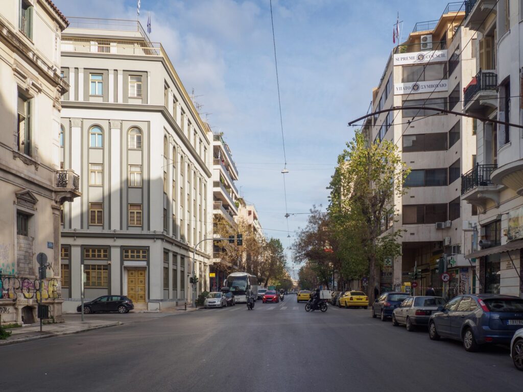 Objekt i dyshimtë në Athinë  mbyllen rrugët Acharnon dhe Feron  ekipi i çminimit TEEM në vendngjarje