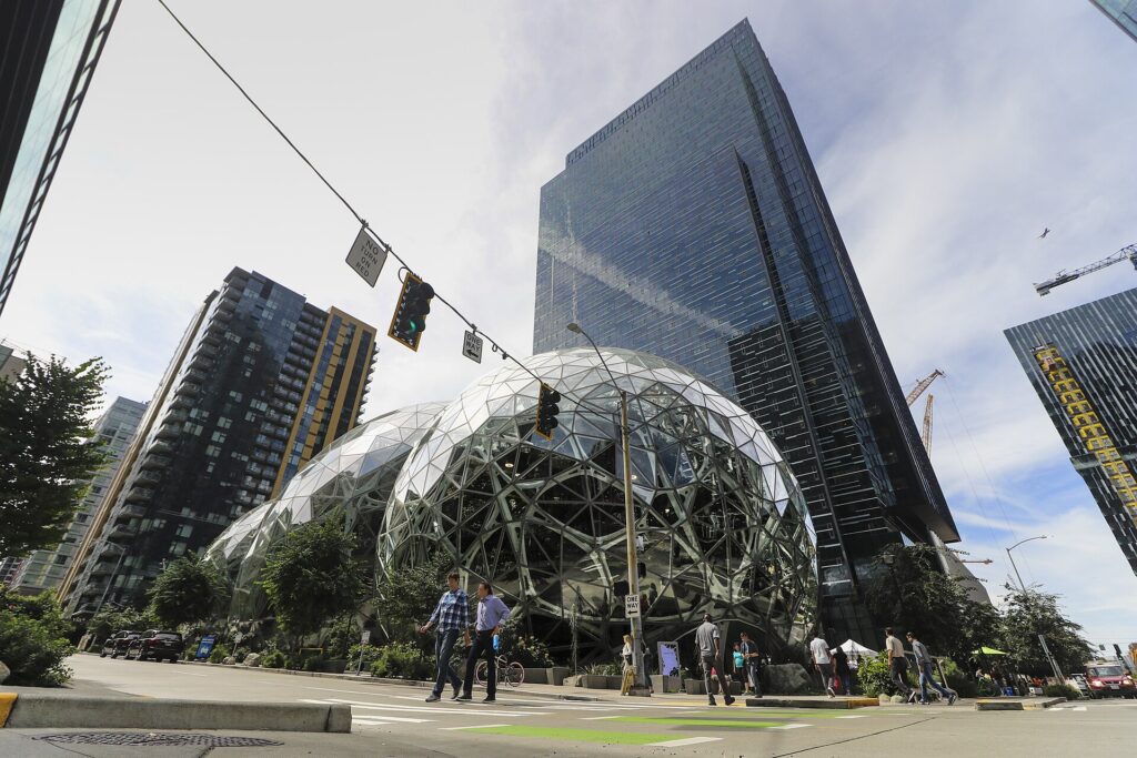 Amazon negocion blerjen e startup it të inteligjencës artificiale Decart për rreth 7 miliardë dollarë  raporton WSJ