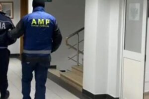 Morën 20 mijë lekë për