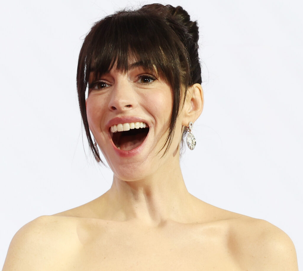 «Verity» zhgënjen kritikët në ditën e hapjes  46  në Rotten Tomatoes  por Anne Hathaway lavdërohet njëzëri