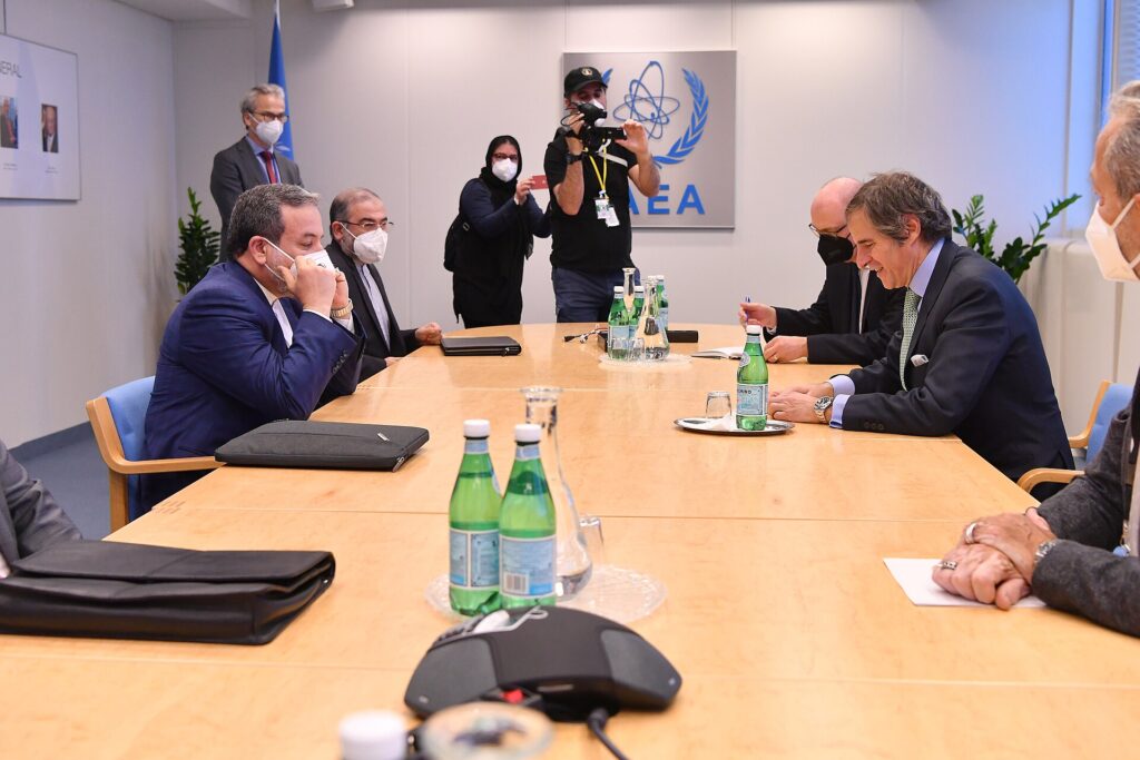 Araghchi akuzon Macron in për kundërthënie mbi çështjen bërthamore të Iranit