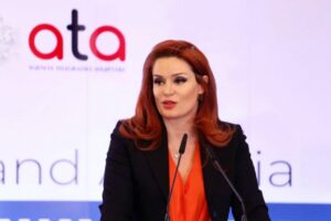 Fshihen videot intime të artistëve, pas