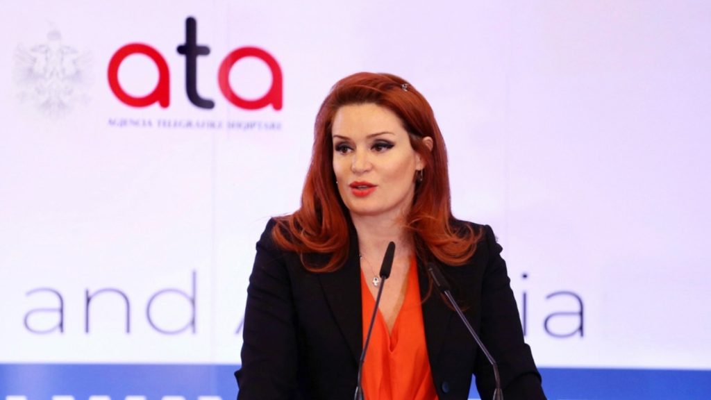 Fshihen videot intime të artistëve  pas ankesës në AMA   zhduken  nga Tik Tok 45 materiale