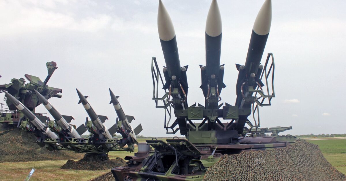 Sistemet raketore 2K12 Kub dhe S-125 Neva të Brigadës së 250-të raketore për mbrojtjen kundërajrore të Ushtrisë së Serbisë