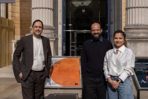 Rajeeb Samdani, Munem Wasif dhe Nadia Samdani MBE. Foto: Muzeu Ashmolean.