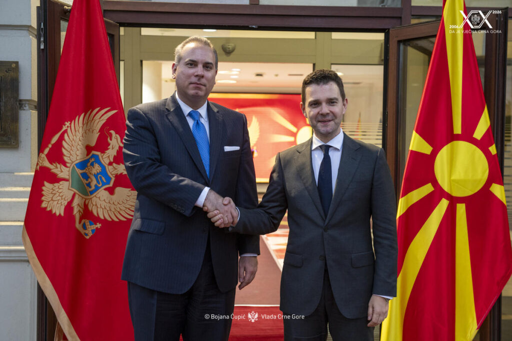 Mali i Zi dhe Maqedonia e Veriut drejt linjës direkte ajrore  Ivanoviqi dhe Mucunski finalizojnë marrëveshjen