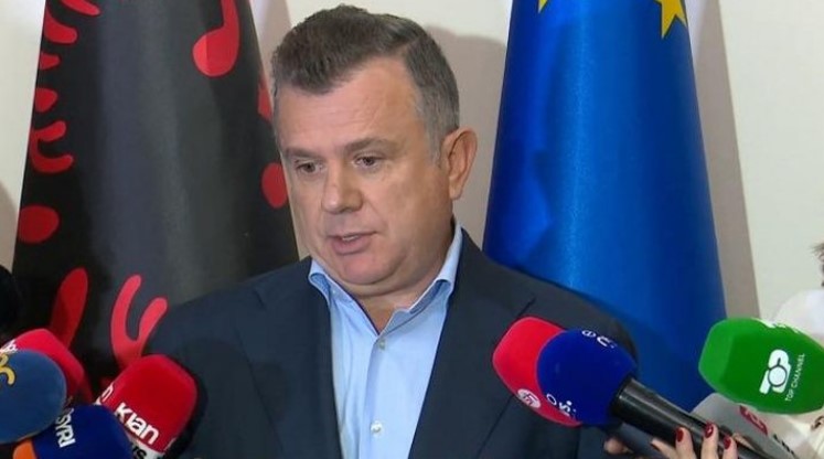 Tha se  do i fitoj zgjedhjet edhe pas bashkimit të Kavajës me Rrogozhinën   Balla i përgjigjet kryebashkiakut Qosja  Bas
