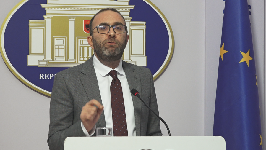  Shpalli diktaturën    Bardhi reagon për paketën ligjore  Rama i gatshëm t ia nxjerrë sytë kujtdo që i rrezikon pus
