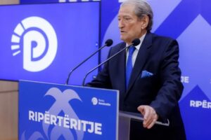 “Parlamenti organizatë kriminale”- Berisha akuzon PS