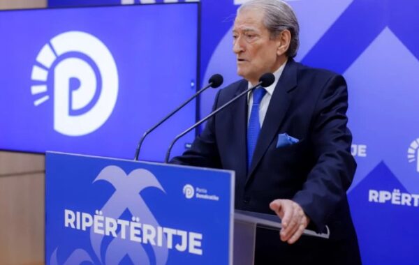 “Parlamenti organizatë kriminale”- Berisha akuzon PS