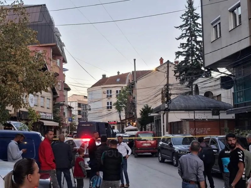 Dyshohet për një bombë në rrugën Bajram Kelmendi në Prishtinë