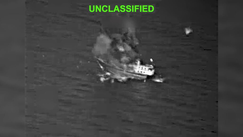 CENTCOM  Shkatërruam në Gjirin e Omanit një anije të lidhur me Iranin që vëzhgonte anijet e marinës amerikane