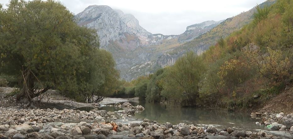 Lumi Cijevna (Cemi) në Alpet Shqiptare, pranë kufirit me Malin e Zi (Foto: RTCG)