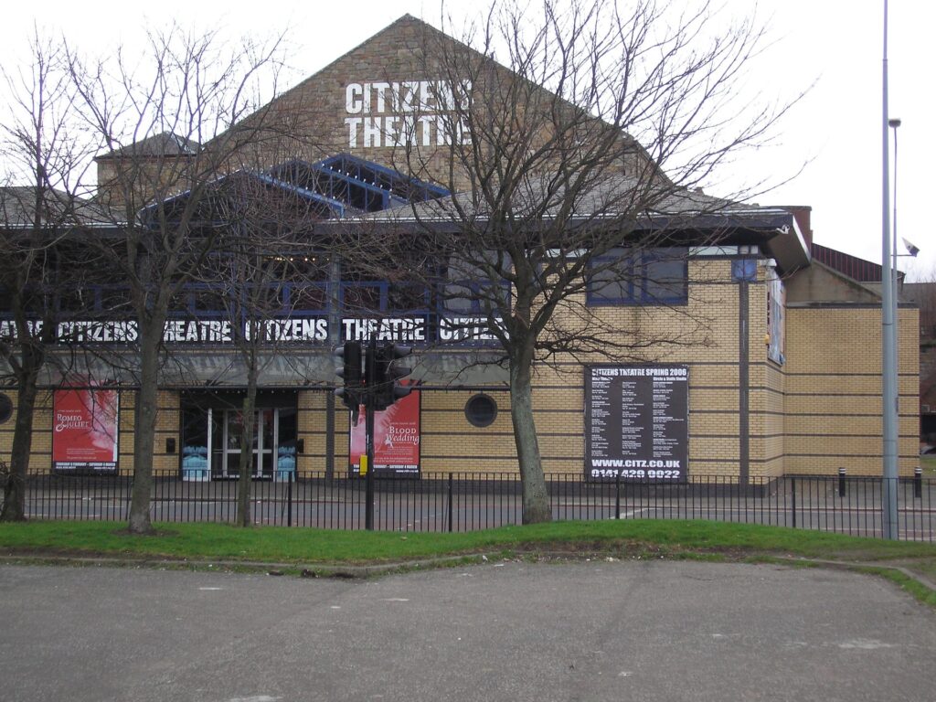 «Tristan   Yseult» magjeps Gllasgoun  katër yje nga kritika për rikthimin e Emma Rice it në Citizens Theatre