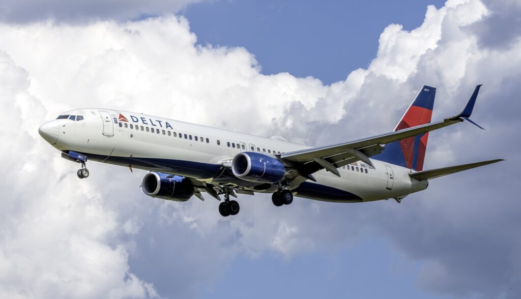 Aksionet e Boeing bien rreth 10  pas rezultateve të tremujorit të tretë dhe paralajmërimit për dorëzimet e 737 MAX