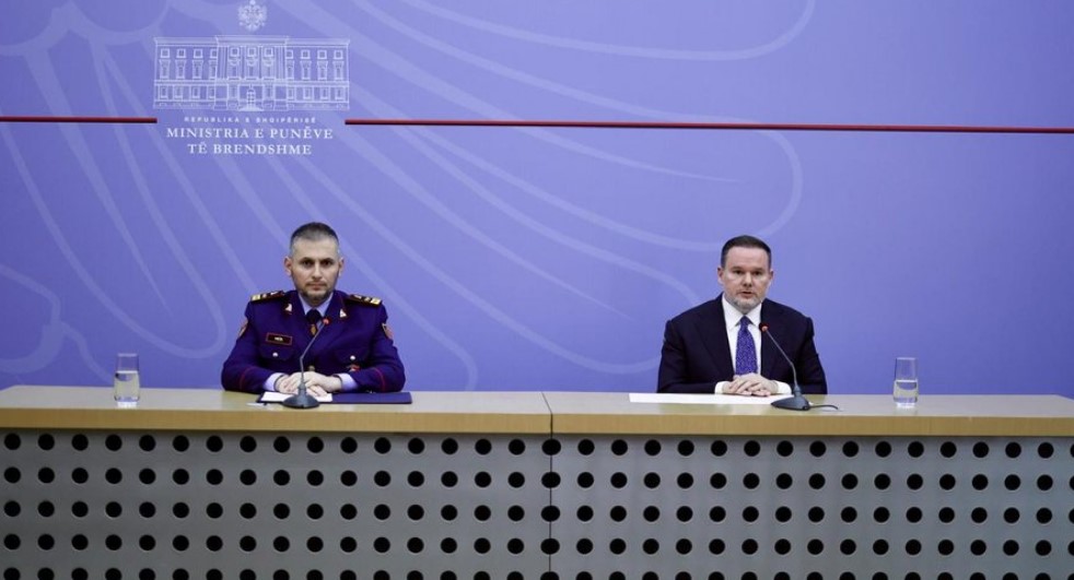 nga organizatorët në v